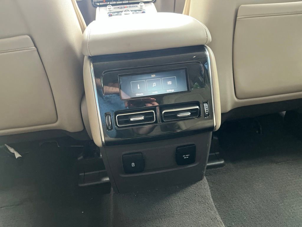 Used 2020 Lincoln Aviator Reserve AWD/4WD image 14
