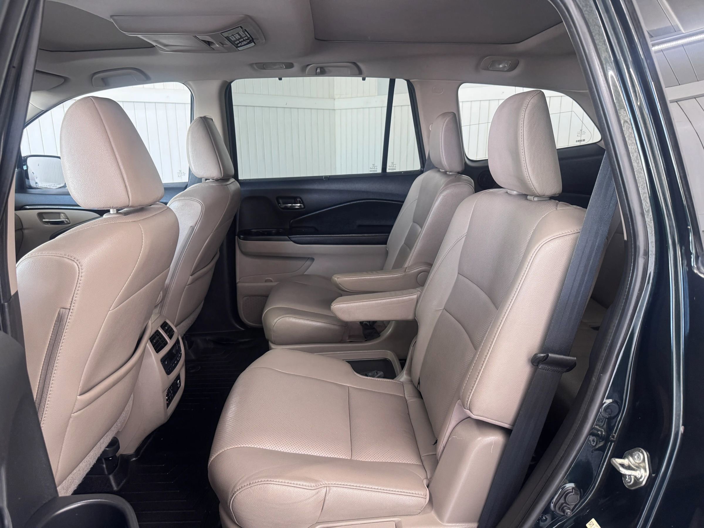 Used 2016 Honda Pilot Elite image 12