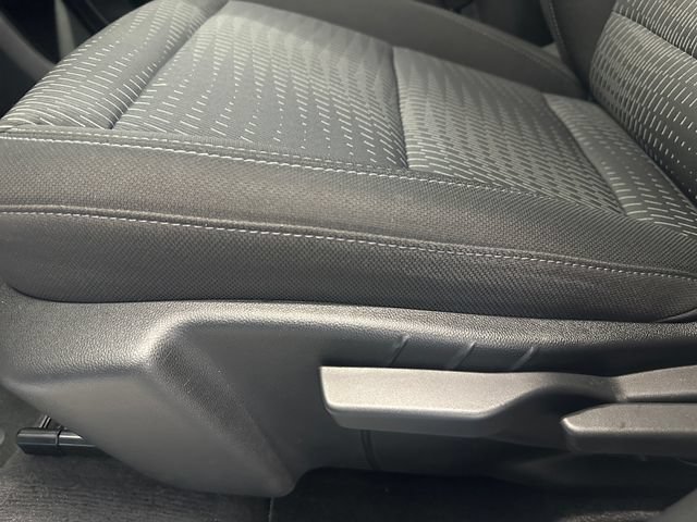 Used 2025 Chevrolet Equinox LT FWD image 18