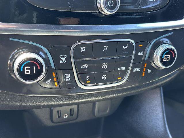 Used 2023 Chevrolet Traverse LT FWD image 28