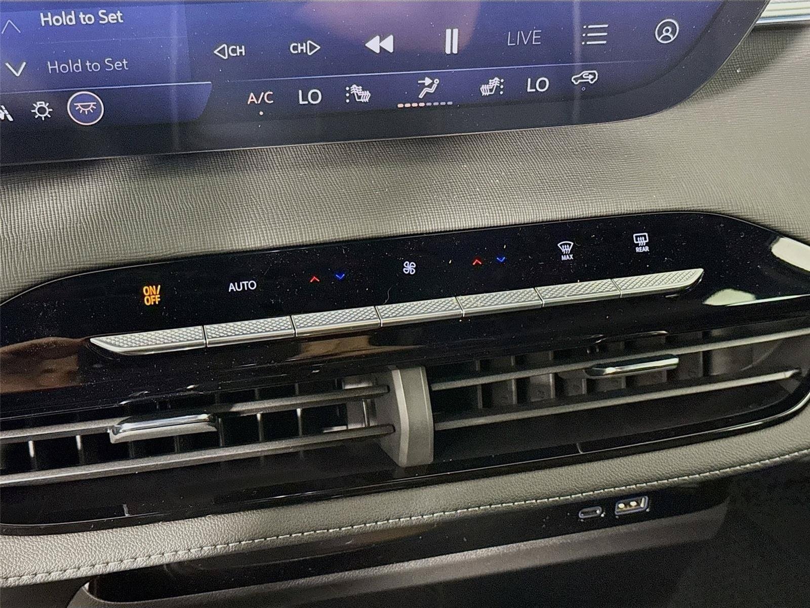 New 2026 Buick Enclave Sport Touring w/ Power Package FWD image 18