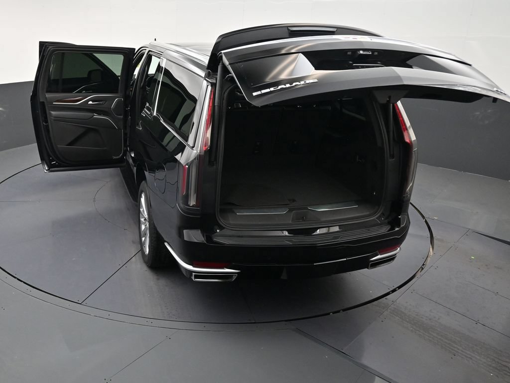 Used 2023 Cadillac Escalade ESV Premium Luxury AWD/4WD image 32
