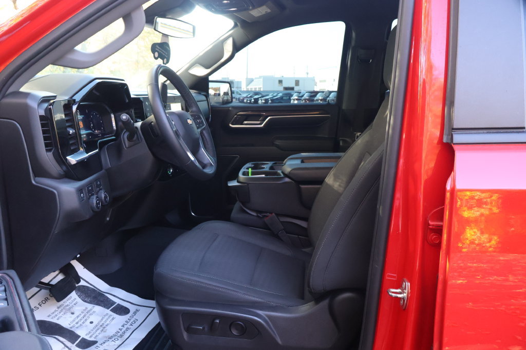 Certified 2024 Chevrolet Silverado 1500 LT AWD/4WD image 17