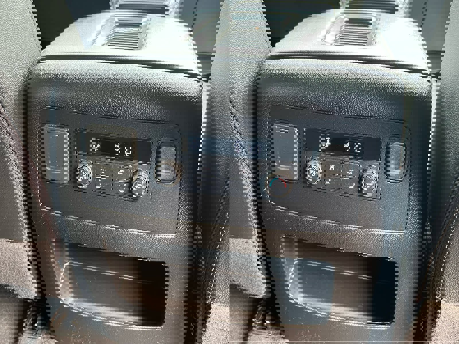 Used 2020 Chevrolet Suburban Premier image 23