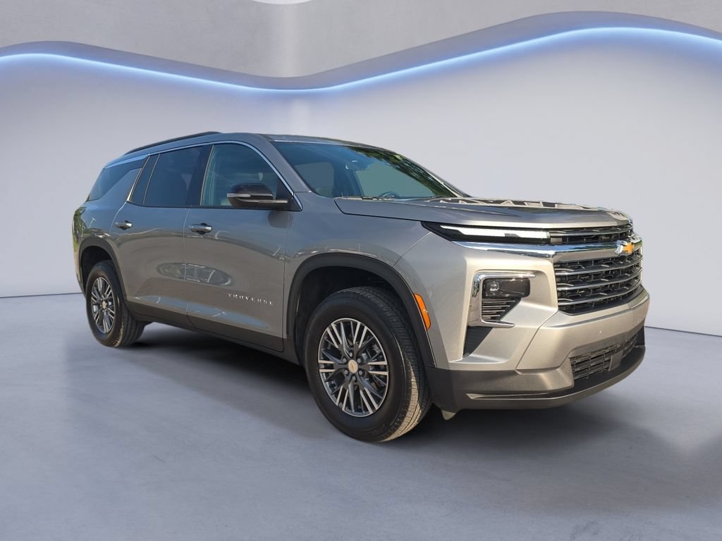 Used 2026 Chevrolet Traverse LT FWD image 8