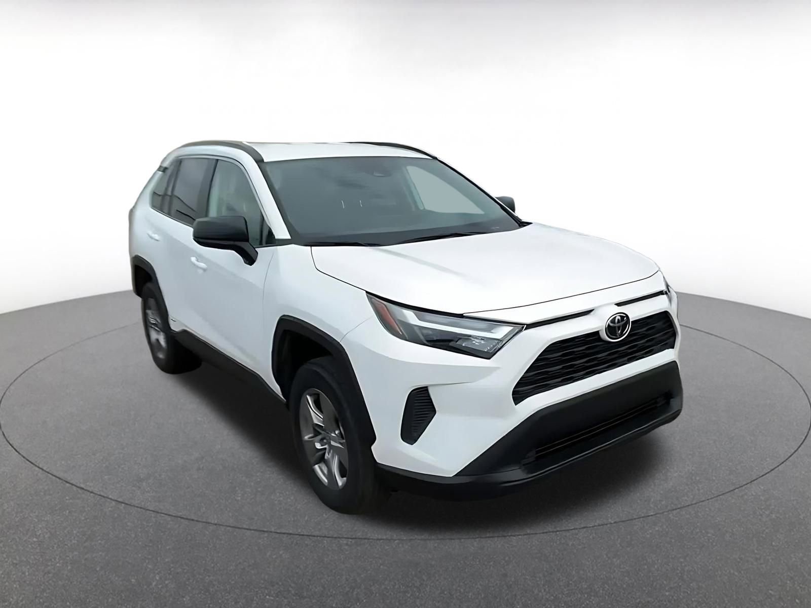 Used 2025 Toyota RAV4 LE image 3