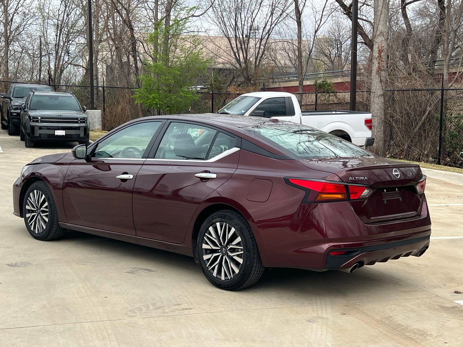 Used 2024 Nissan Altima 2.5 SV w/ SV Premium Package image 10