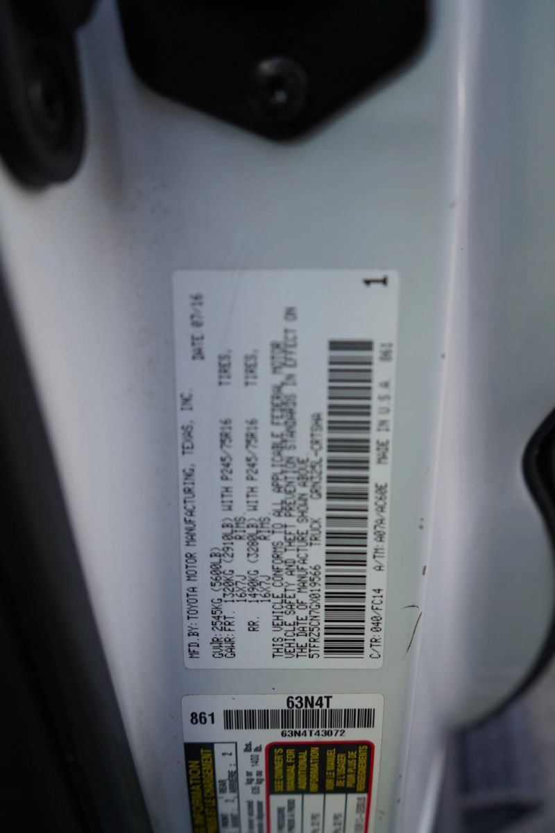 Used 2016 Toyota Tacoma SR5 RWD image 9