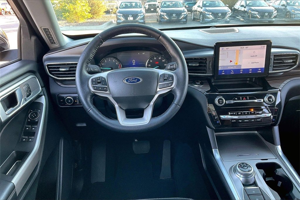 Used 2023 Ford Explorer Limited w/ Equipment Group 301A image 5