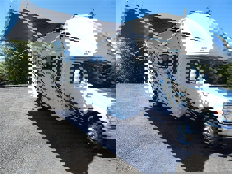 Used 2022 Ford E-450 and Econoline 450 Super Duty w/ Motorhome Prep Package image 43