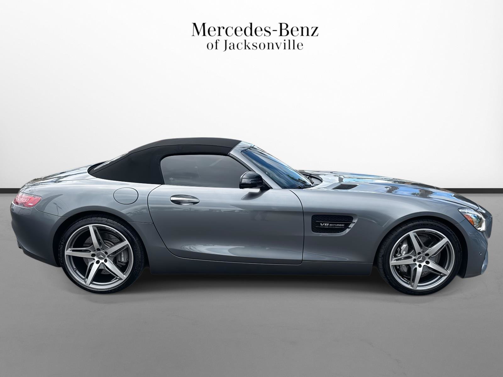 Used 2018 Mercedes-Benz AMG GT Roadster image 2