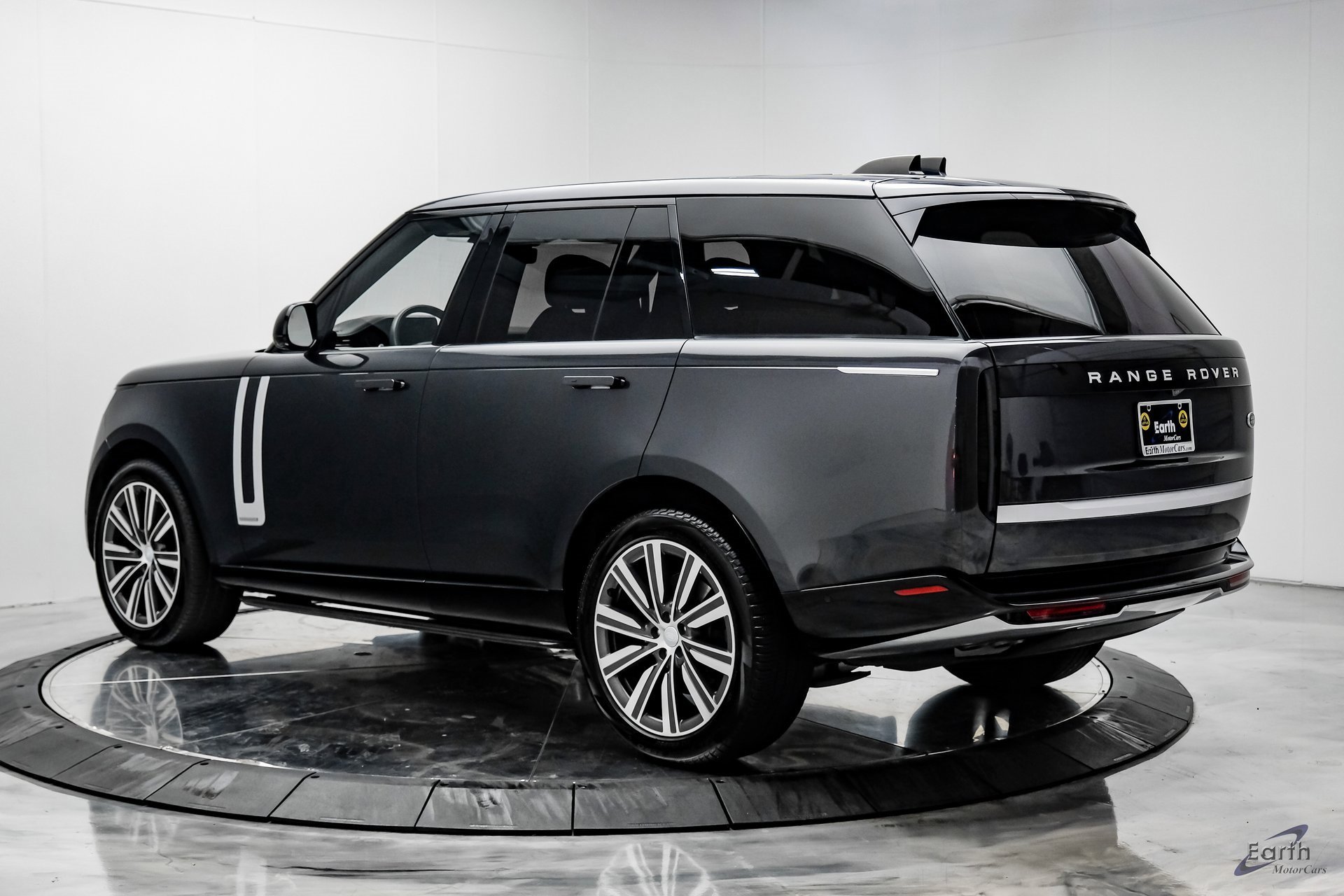 Used 2023 Land Rover Range Rover Autobiography image 8