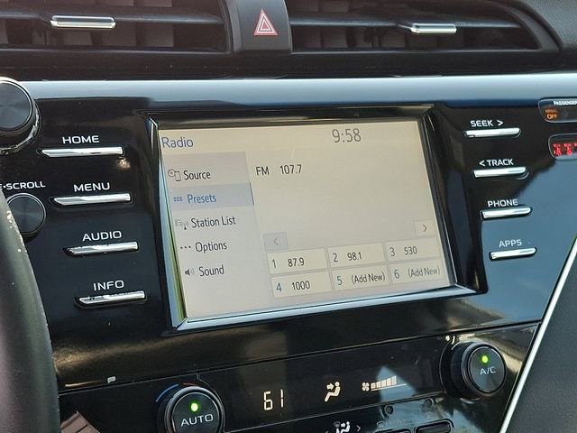 Used 2018 Toyota Camry SE w/ Moonroof Package FWD image 20