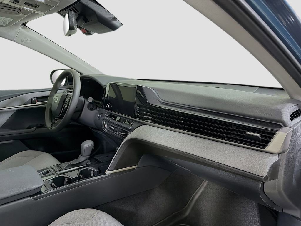 Used 2025 Toyota Camry LE FWD image 31