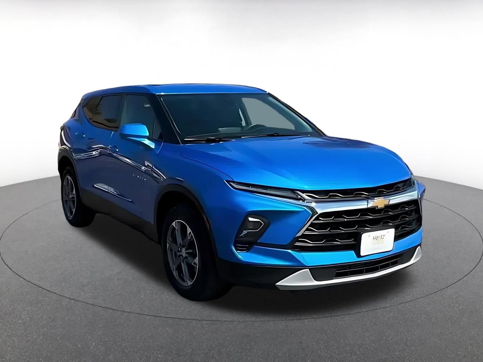 Used 2026 Chevrolet Blazer LT FWD image 3