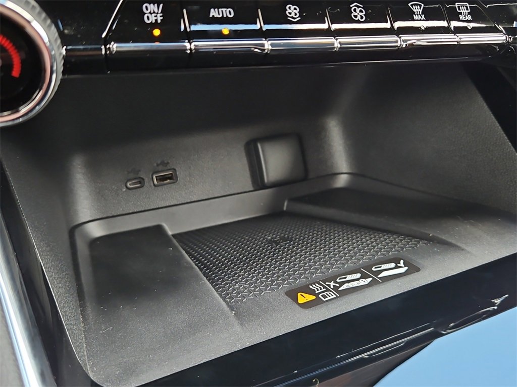 New 2026 Chevrolet Traverse LT w/ Midnight/Sport Edition image 23