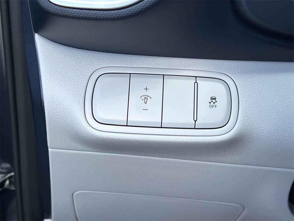 New 2025 Hyundai Venue Limited image 25