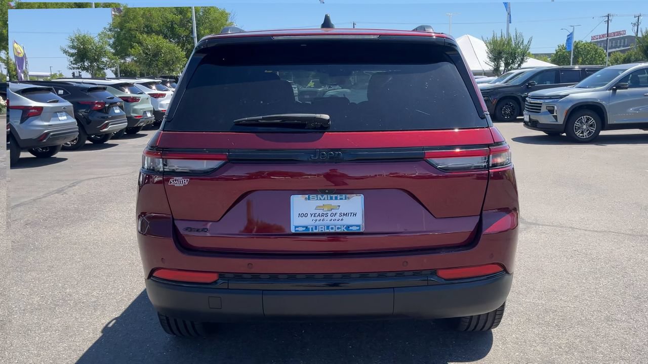 Used 2023 Jeep Grand Cherokee Altitude AWD/4WD image 6