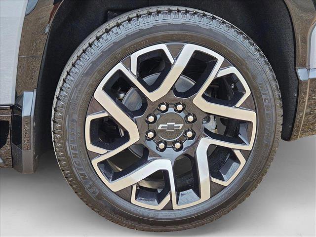 New 2025 Chevrolet Silverado EV RST image 10