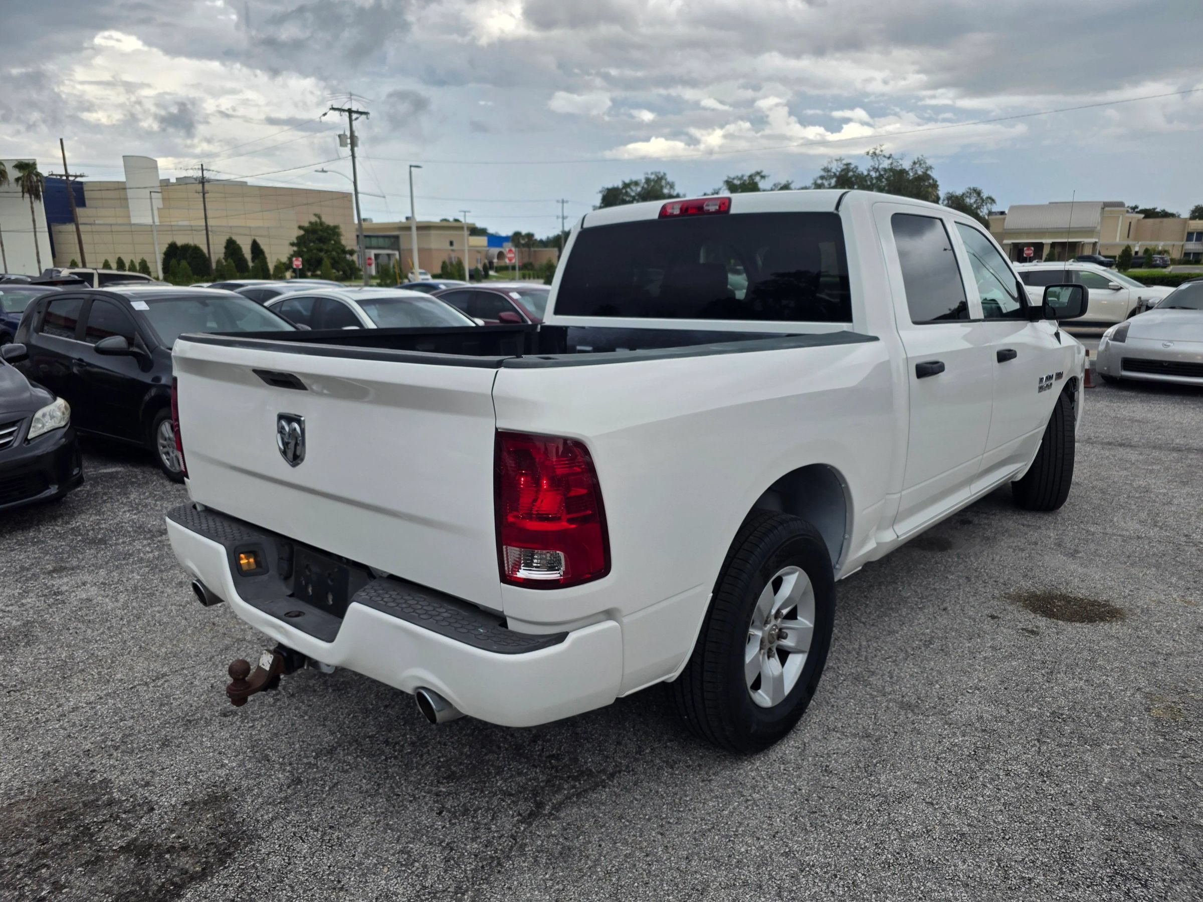 Used 2017 RAM 1500 Express RWD image 7