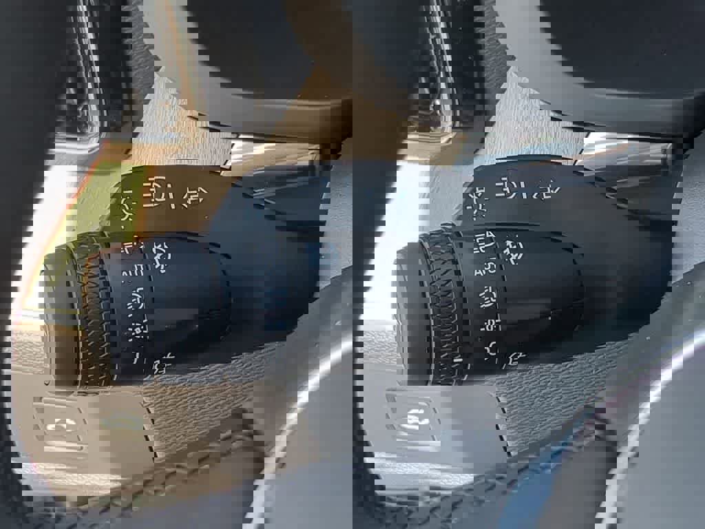 New 2026 Volvo XC60 B5 Plus w/ Protection Package Premier AWD/4WD image 25