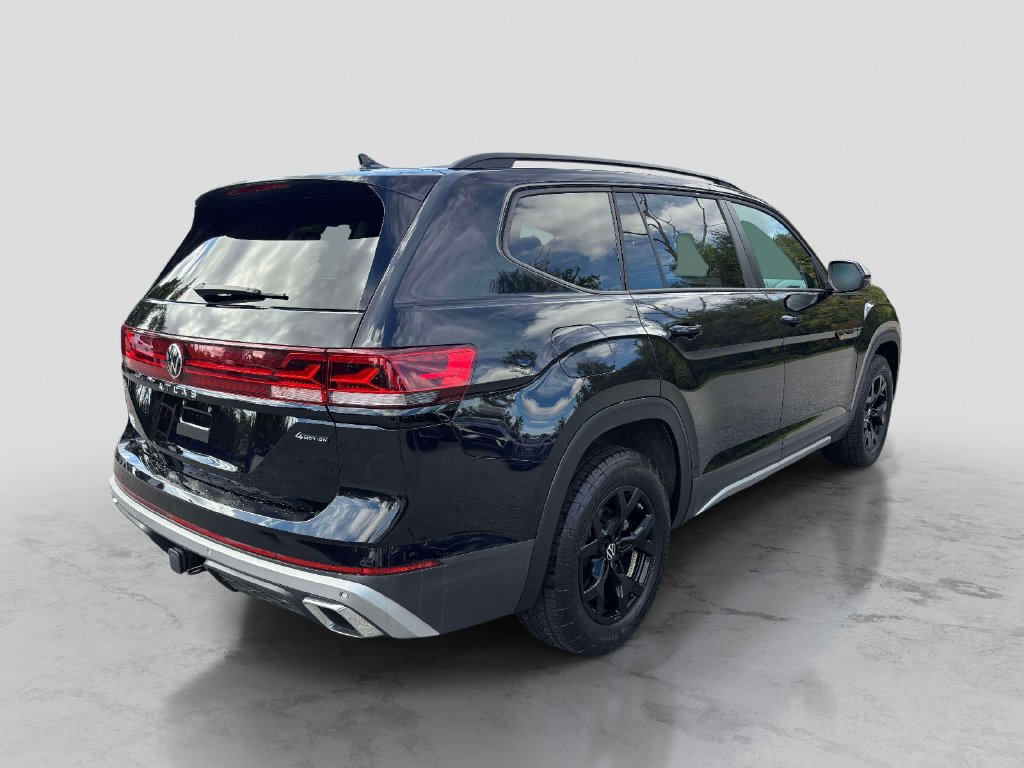 Certified 2024 Volkswagen Atlas Peak Edition SE AWD/4WD image 5