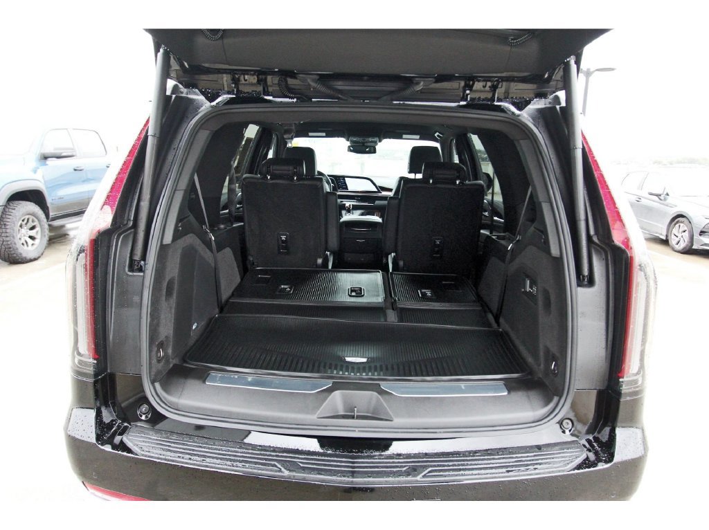 Certified 2024 Cadillac Escalade Luxury RWD image 31