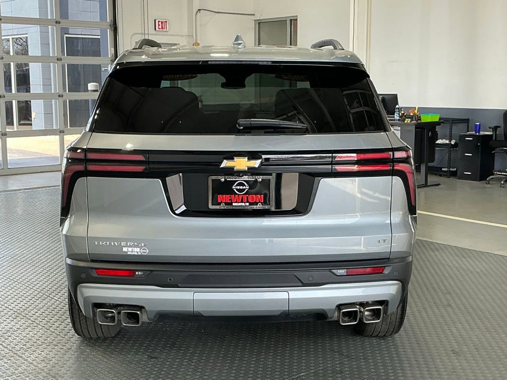 Used 2024 Chevrolet Traverse LT image 33