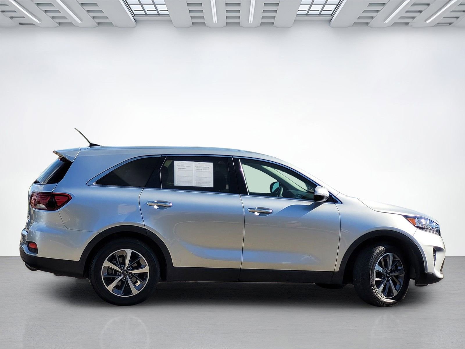 Used 2020 Kia Sorento LX FWD image 3