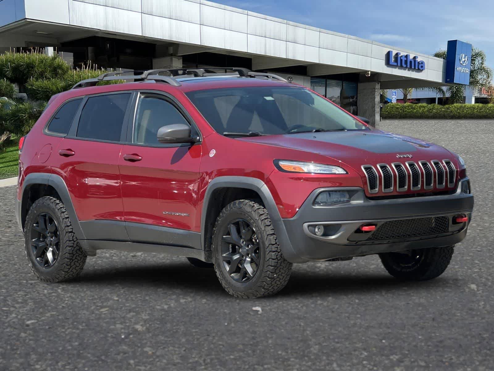 Used 2017 Jeep Cherokee Trailhawk w/ Comfort/Convenience Group AWD/4WD image 10