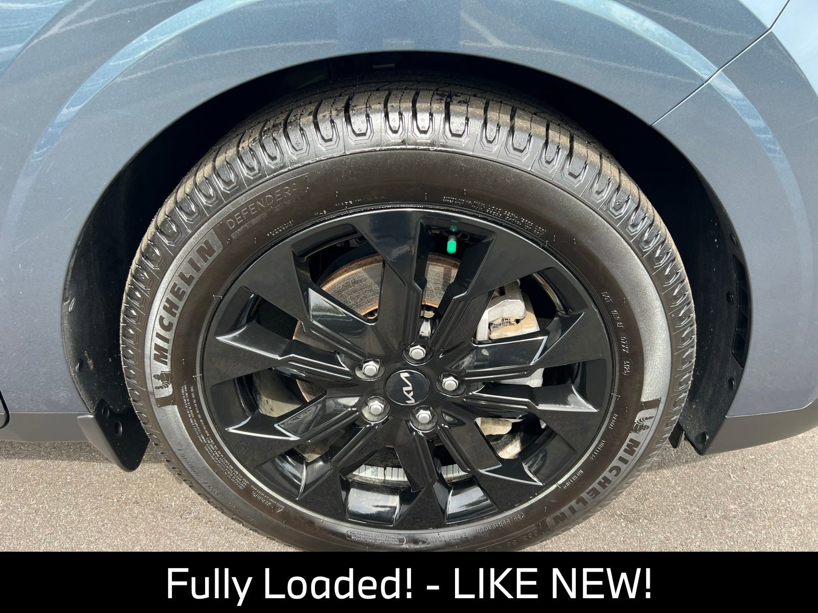 Used 2024 Kia Carnival SX FWD image 11