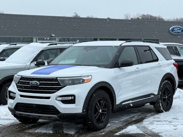 Used 2020 Ford Explorer XLT w/ Equipment Group 202A image 30