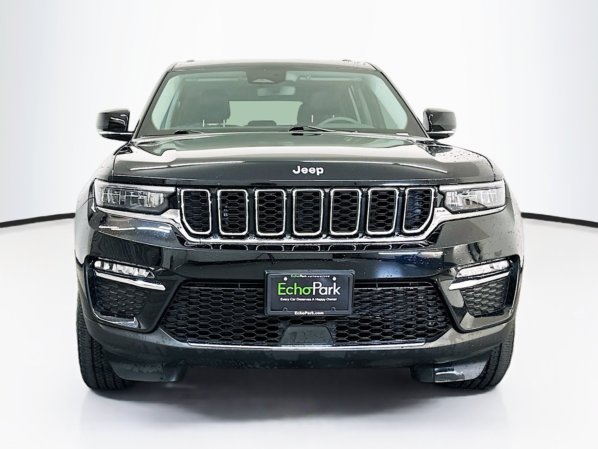 Used 2023 Jeep Grand Cherokee Limited AWD/4WD image 2