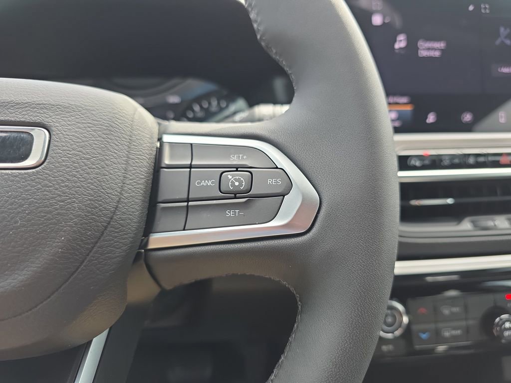 Used 2026 Jeep Compass Latitude image 22