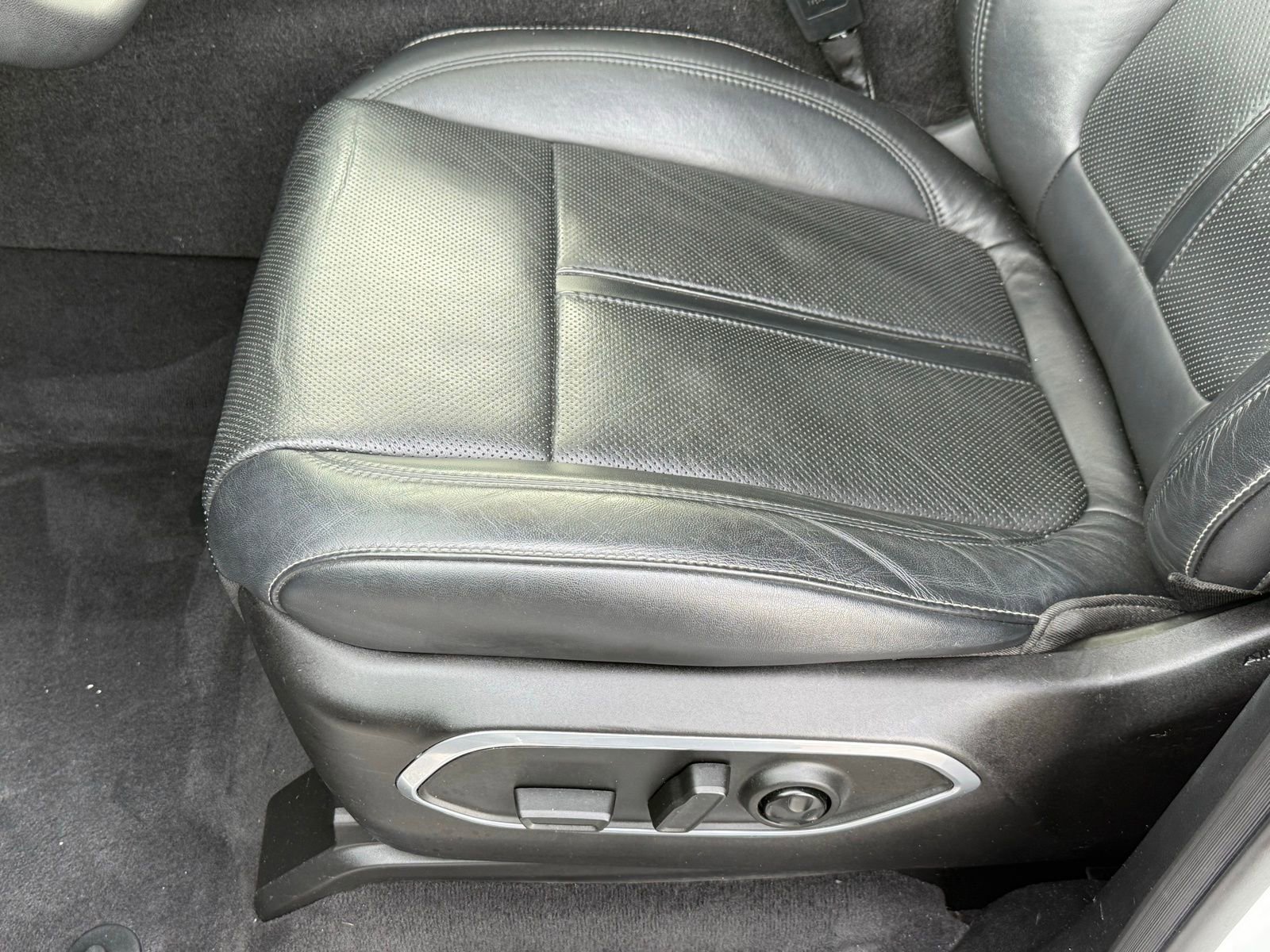 Used 2022 Jeep Wagoneer Series III w/ Premium Group I image 38