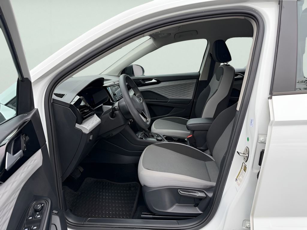 Used 2022 Volkswagen Taos S image 17