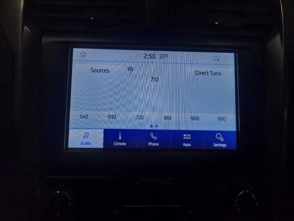 Used 2020 Ford Fusion SE image 25