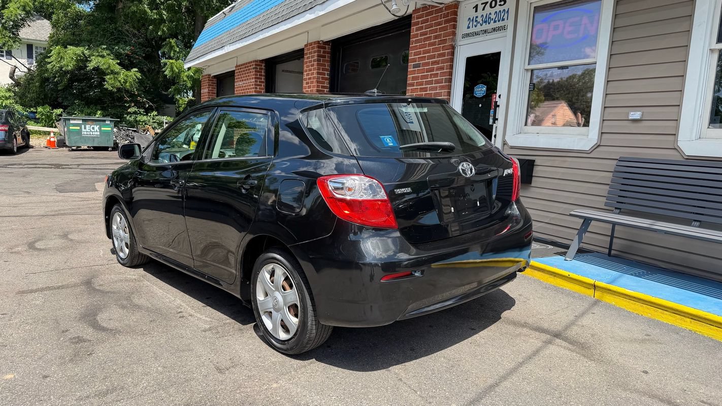Used 2009 Toyota Matrix FWD image 3
