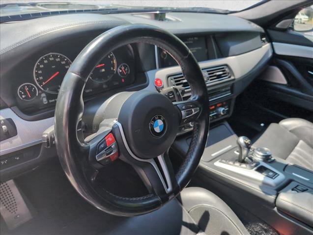 Used 2015 BMW M5 RWD image 9