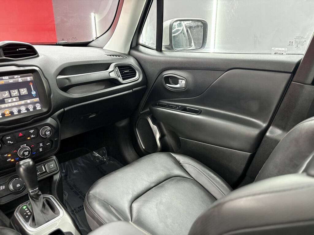 Used 2018 Jeep Renegade Limited w/ UConnect 8.4 Nav Group AWD/4WD image 16