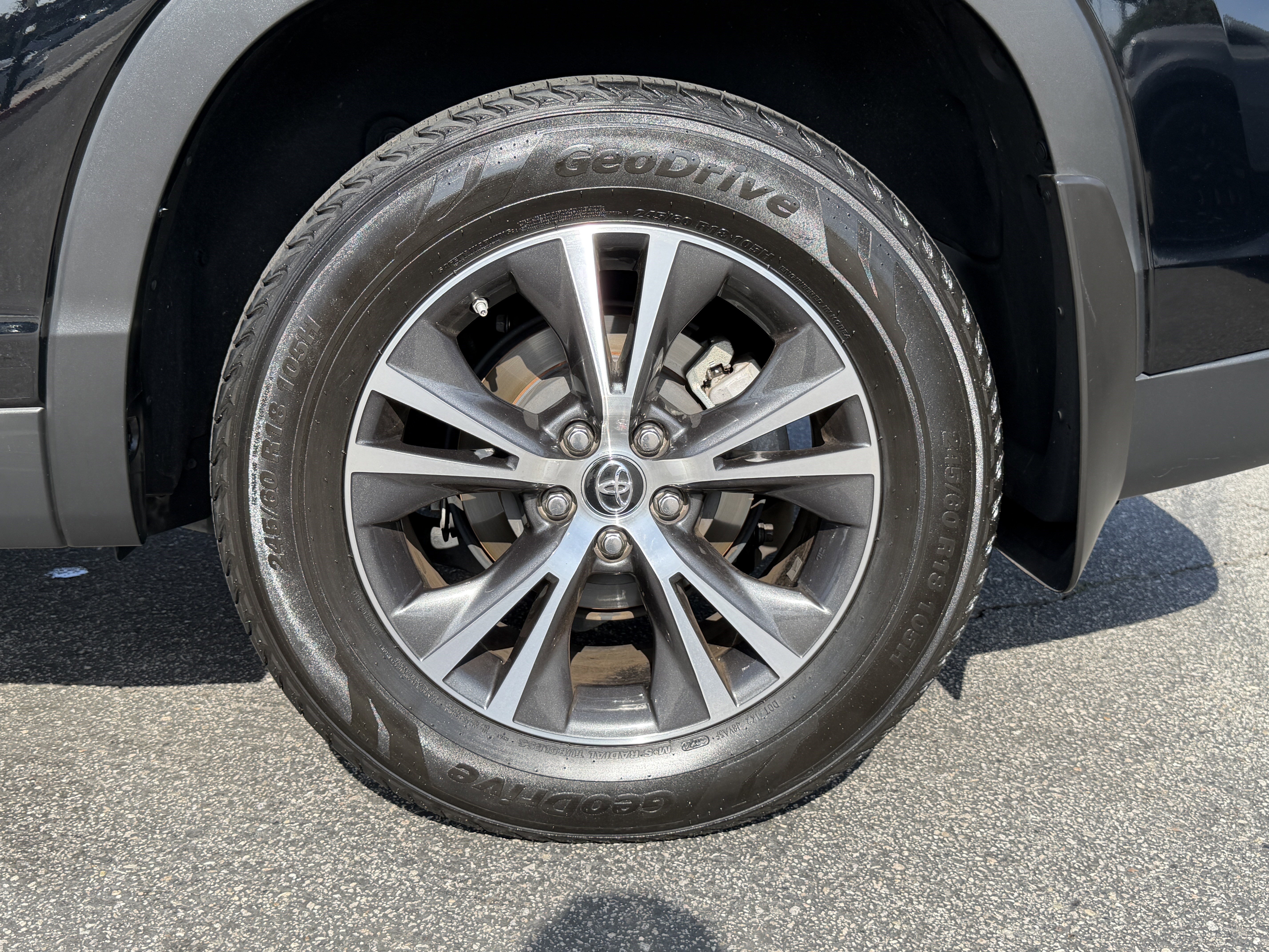 Used 2019 Toyota Highlander LE FWD image 11