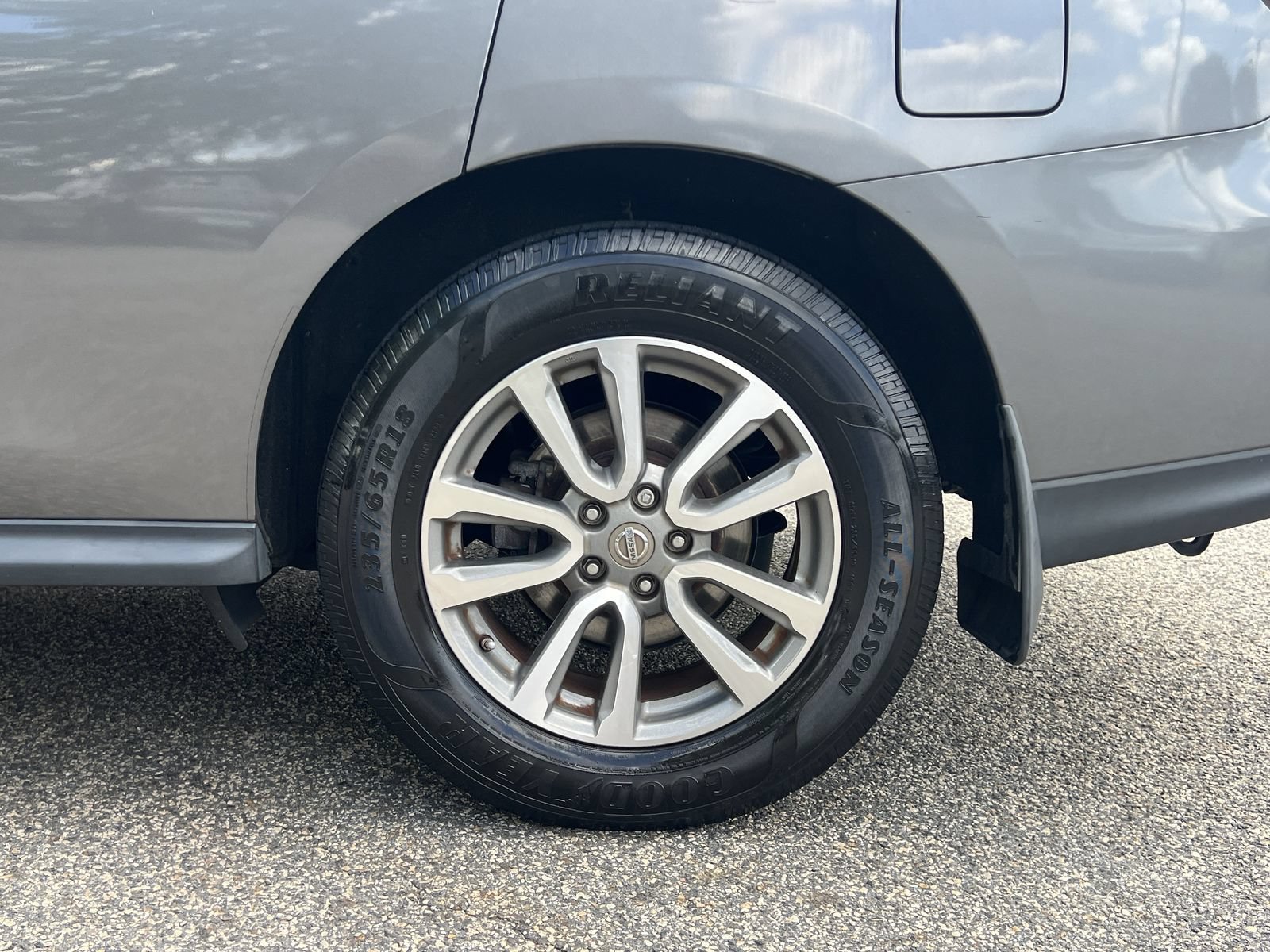 Used 2016 Nissan Pathfinder SV FWD image 31