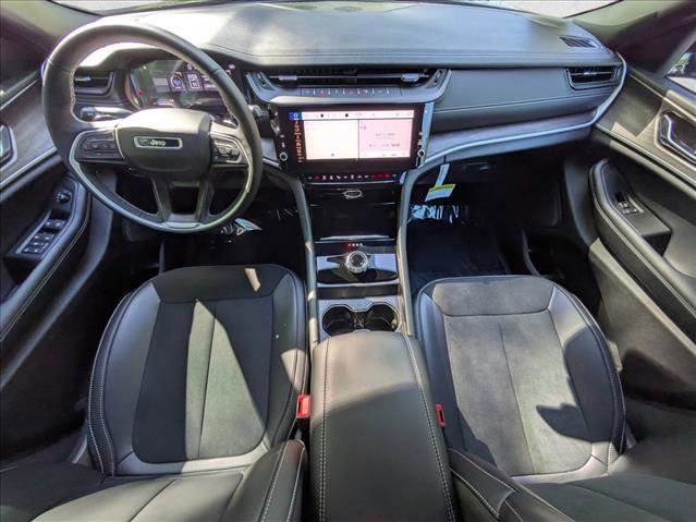 New 2026 Jeep Grand Cherokee Altitude image 2