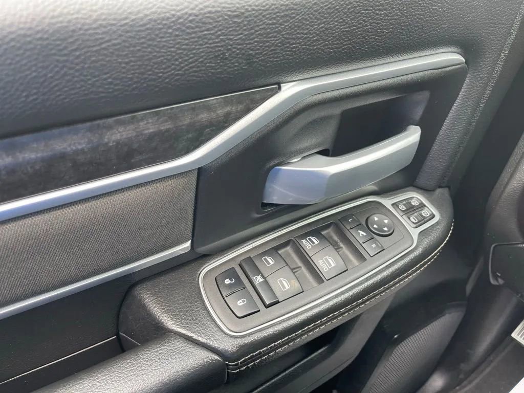 Used 2024 RAM 3500 Big Horn w/ Night Edition AWD/4WD image 33