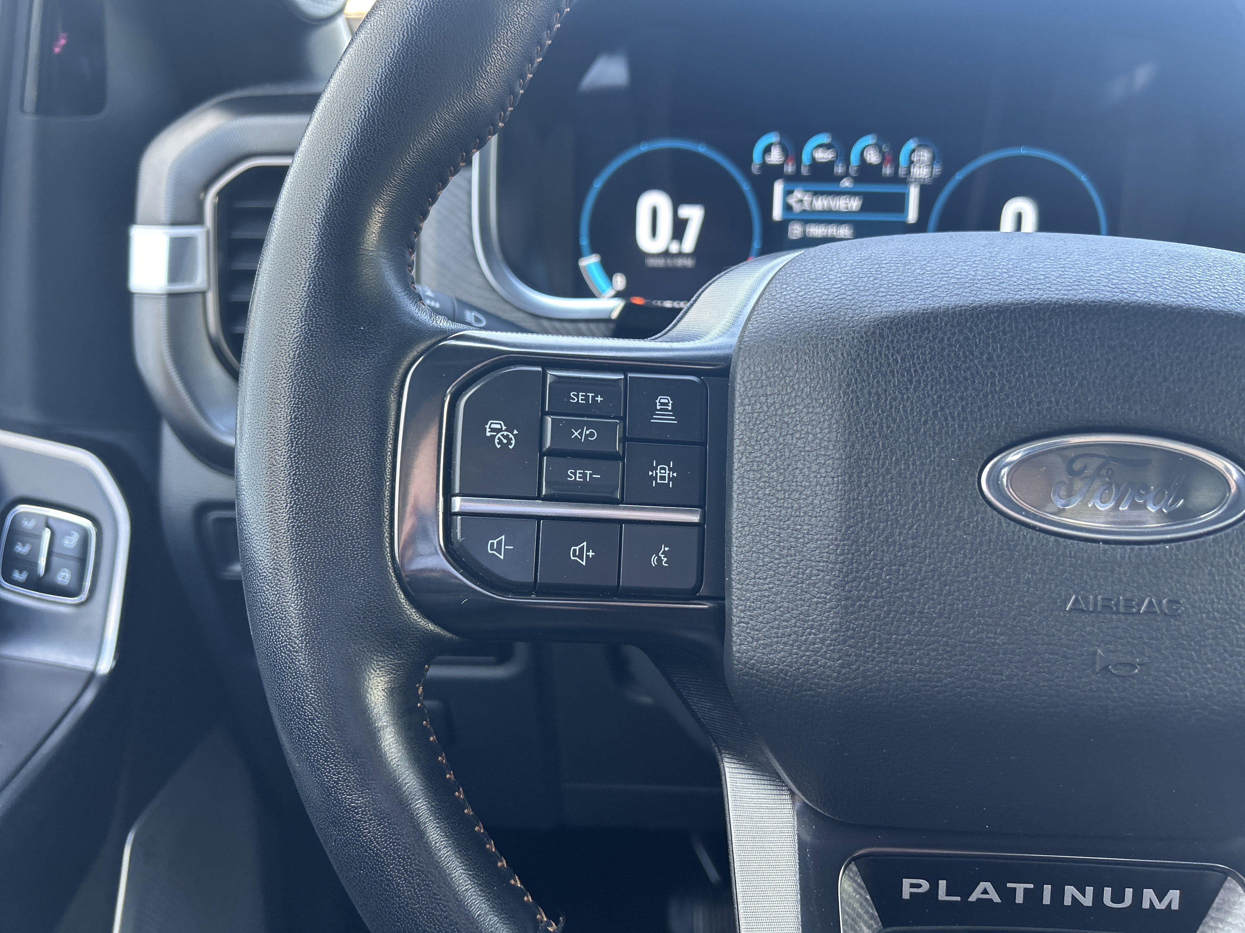 Used 2023 Ford F150 Platinum w/ FX4 Off-Road Package AWD/4WD image 23