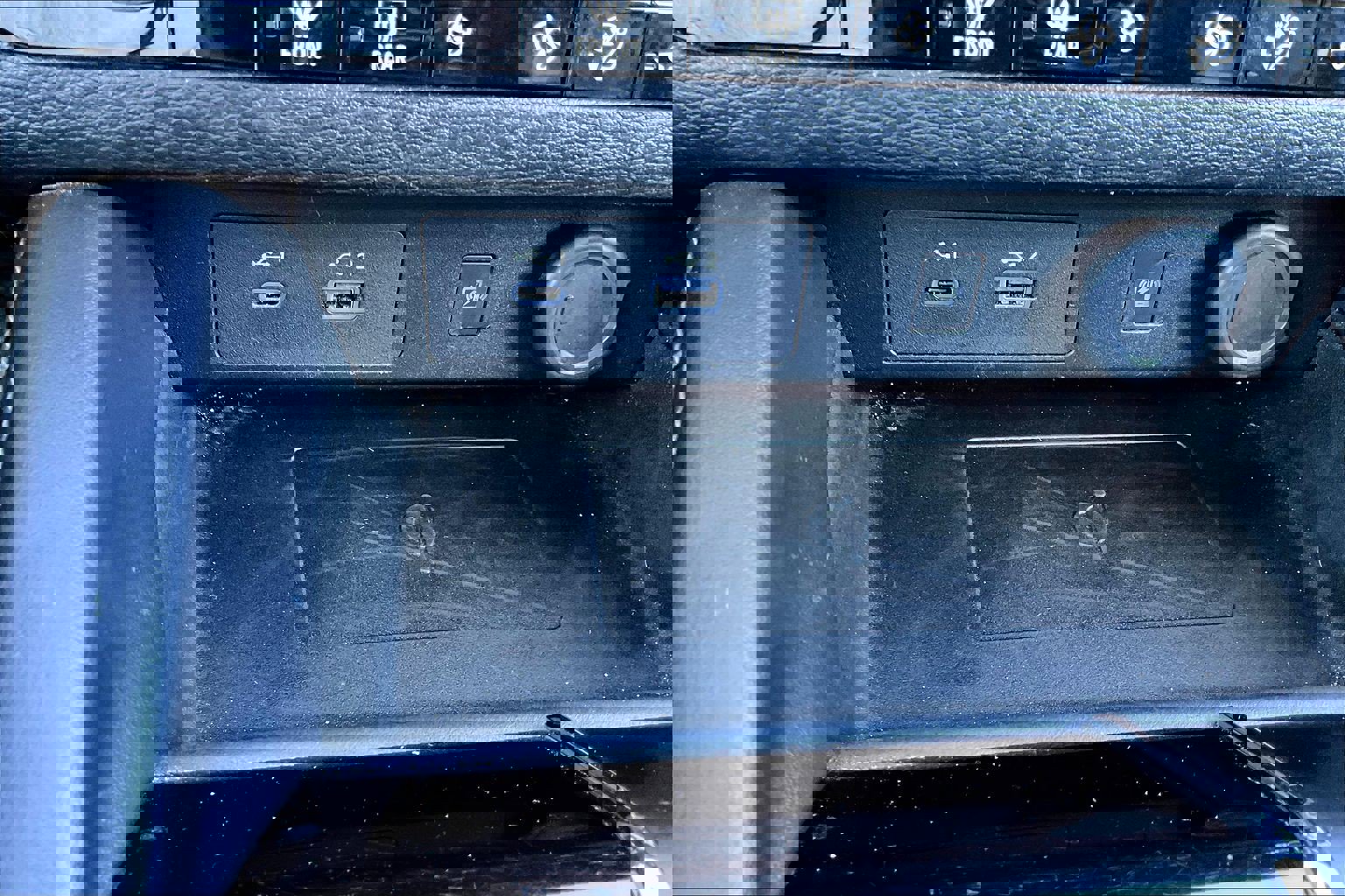 Used 2024 Mitsubishi Outlander SE image 16