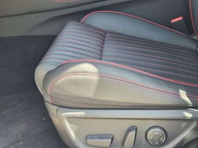 Used 2025 Genesis G70 2.5T w/ Sport Prestige Package image 24