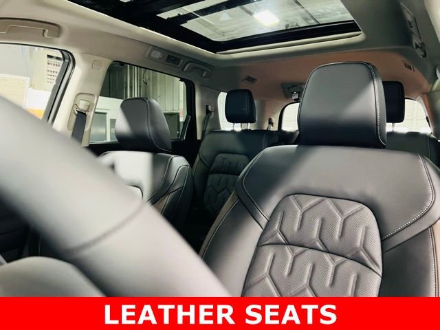 New 2026 Nissan Pathfinder Platinum image 3