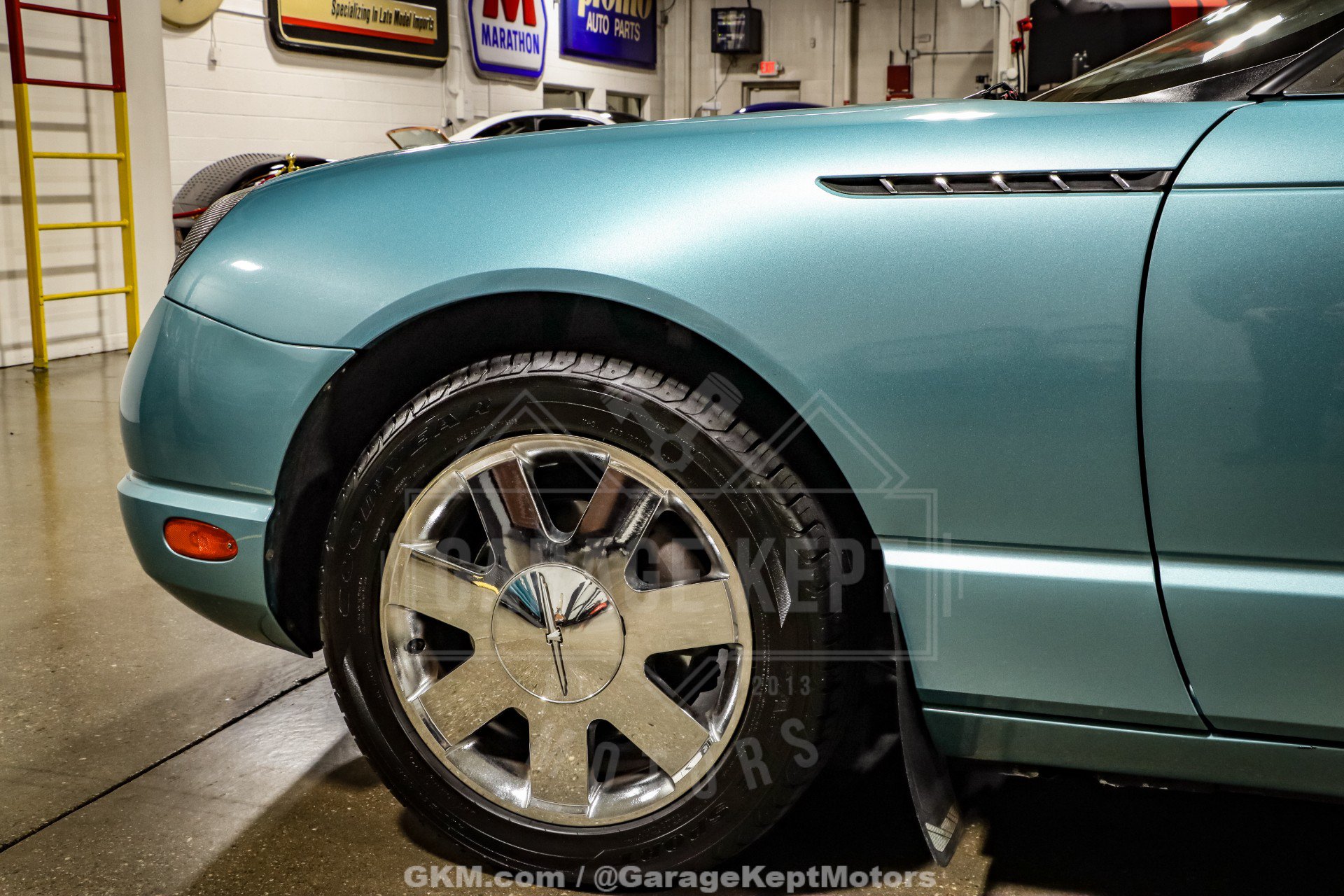 Used 2002 Ford Thunderbird RWD image 36