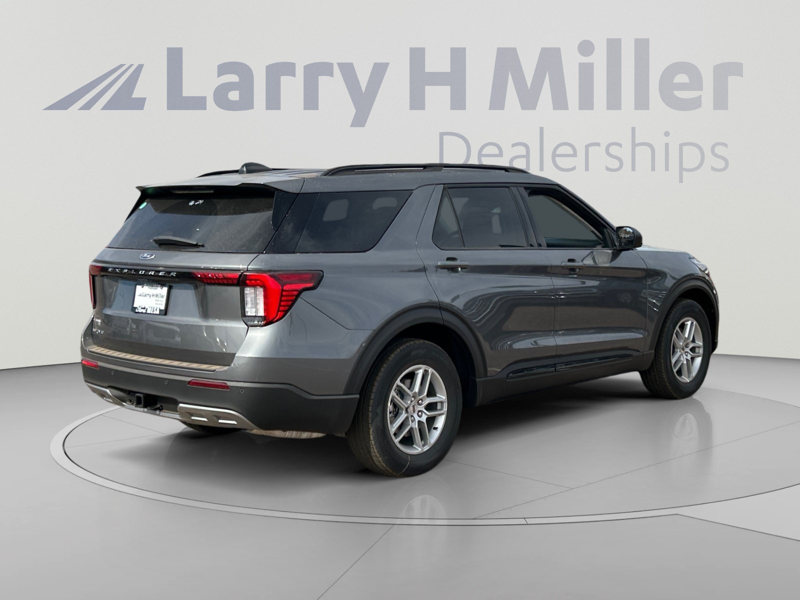 New 2026 Ford Explorer Active w/ Active Comfort Package RWD image 5